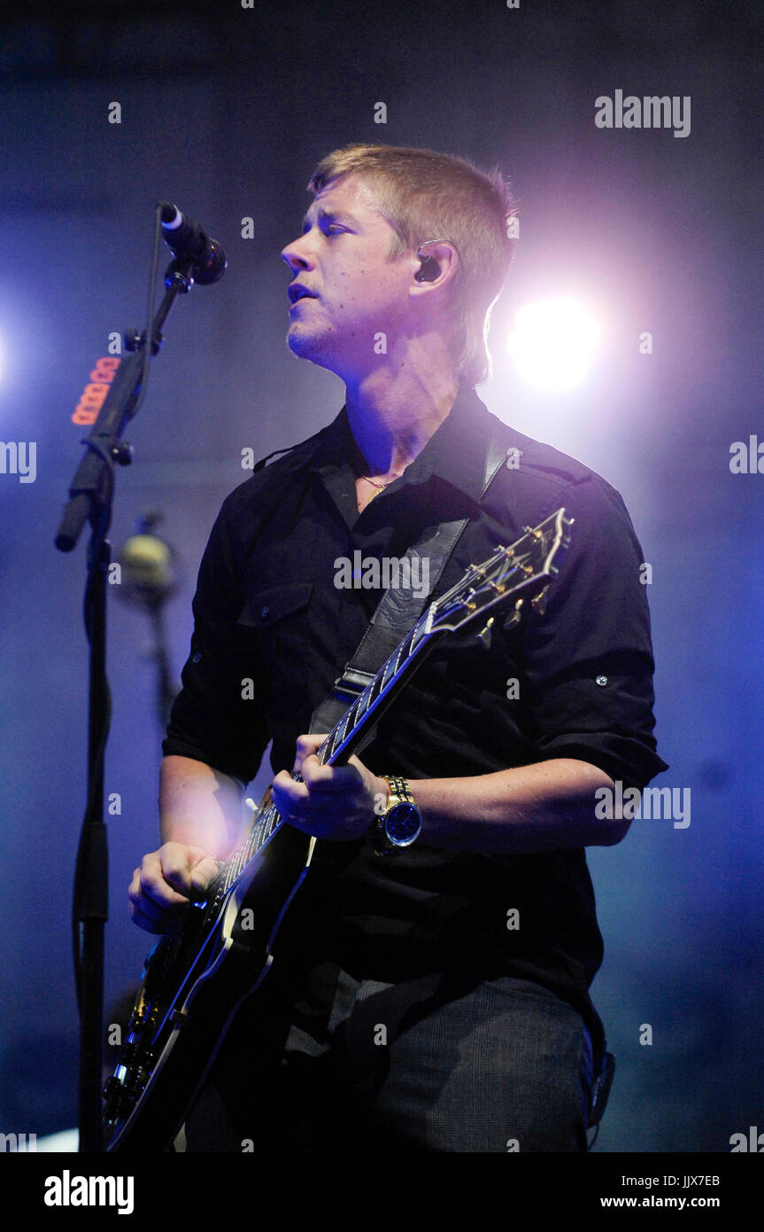 Paul banks interpol hi-res stock photography and images - Alamy