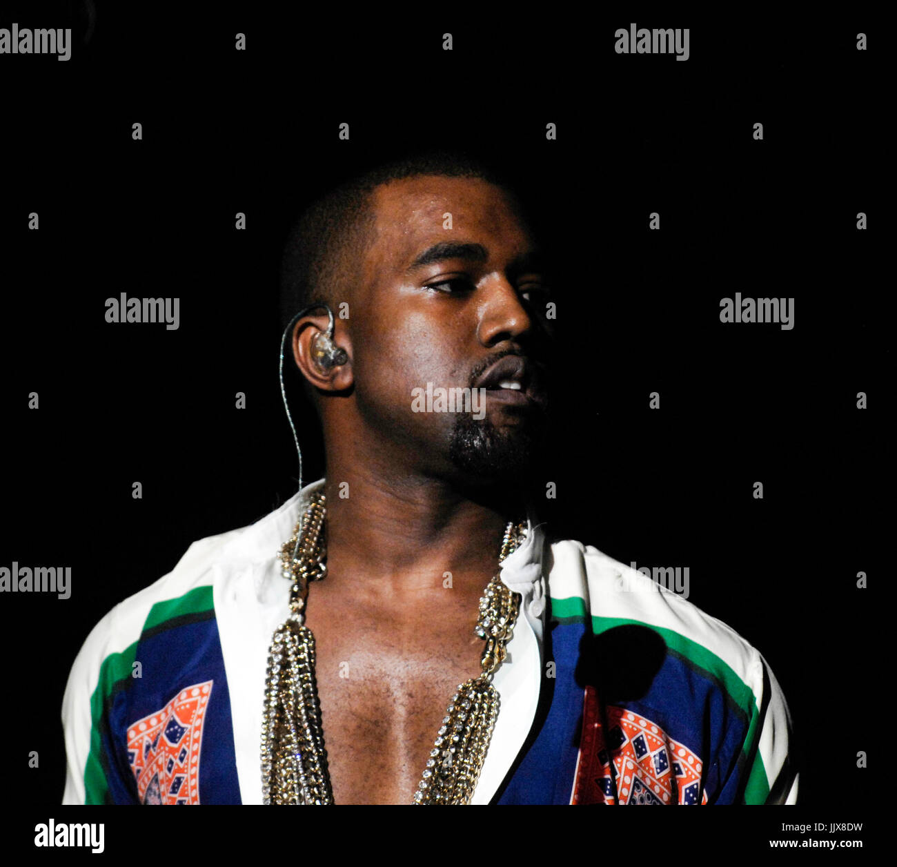 KANYE WEST 直筆サイン入り写真 Kanye West - Signed Autographed 8