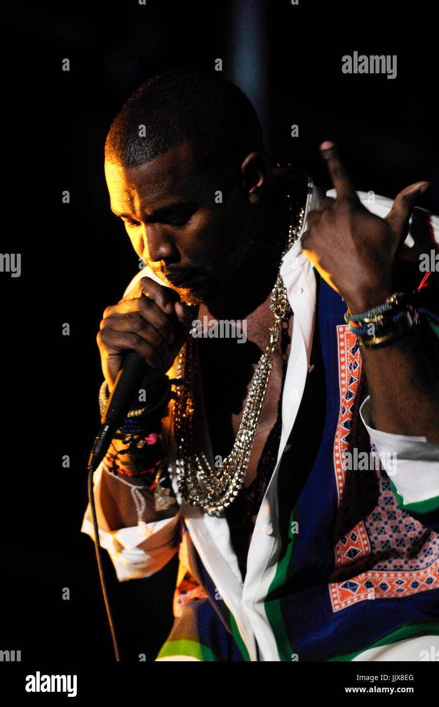 Kanye coachella shirt store