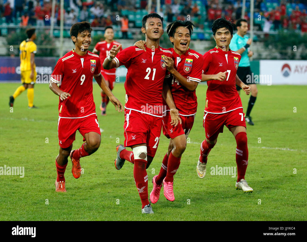 Yangon, Myanmar. 21st July, 2017. Players of Myanmar celebrate after