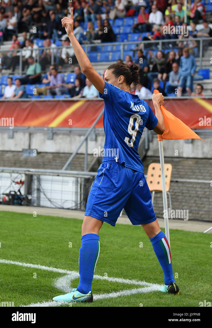 Ilaria Mauro of Italy cheers over her 11 equalizing score during the