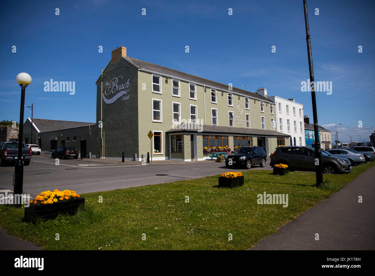 The Beach Hotel, The Wild Atlantic Way, Mullaghmore Head, County Sligo, Ireland Stock Photo