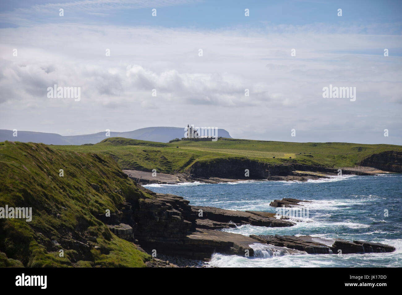 Classie Bawn Castle, The Wild Atlantic Way, Mullaghmore Head, County Sligo, Ireland Stock Photo