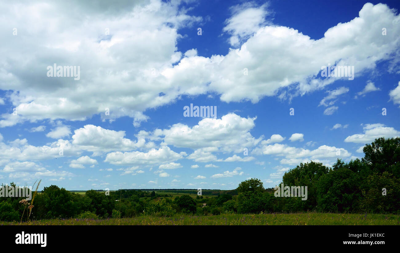 Blue sky rural landscape hi-res stock photography and images - Alamy