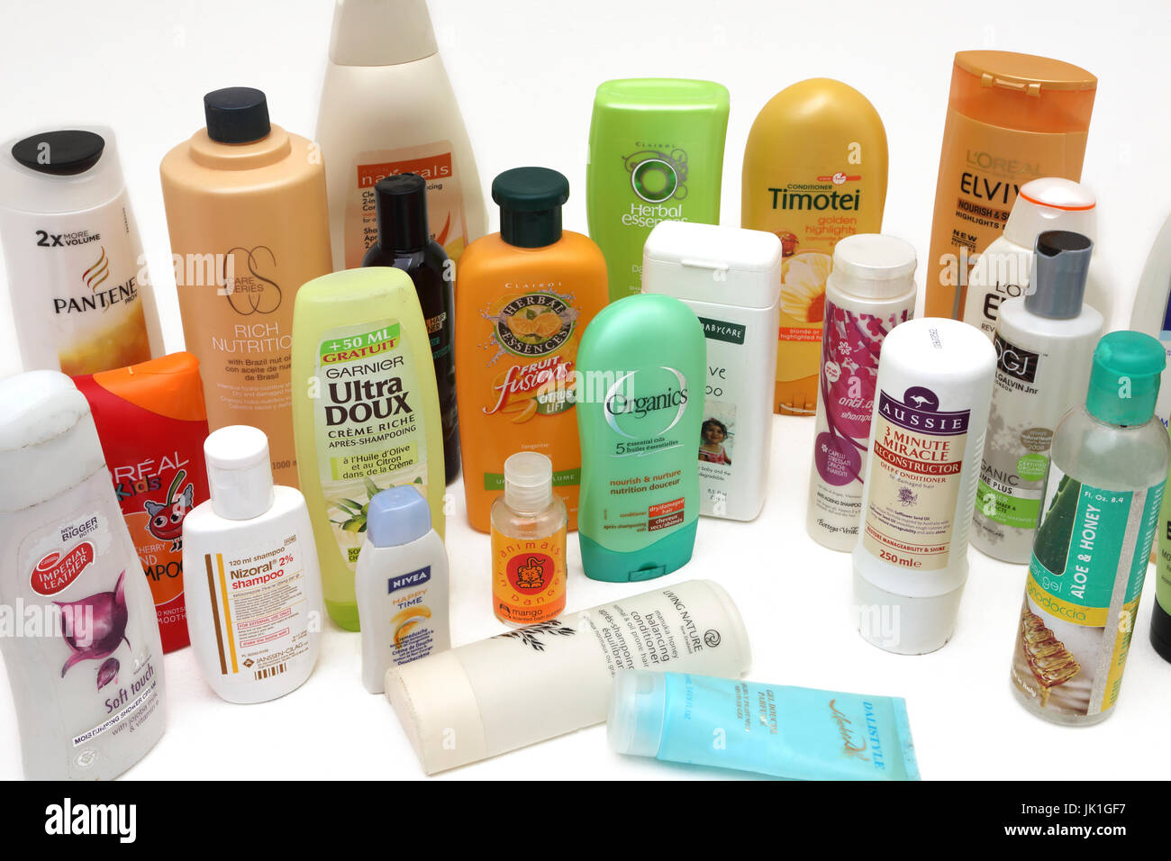 Shower gel and shampoo hires stock photography and images Alamy