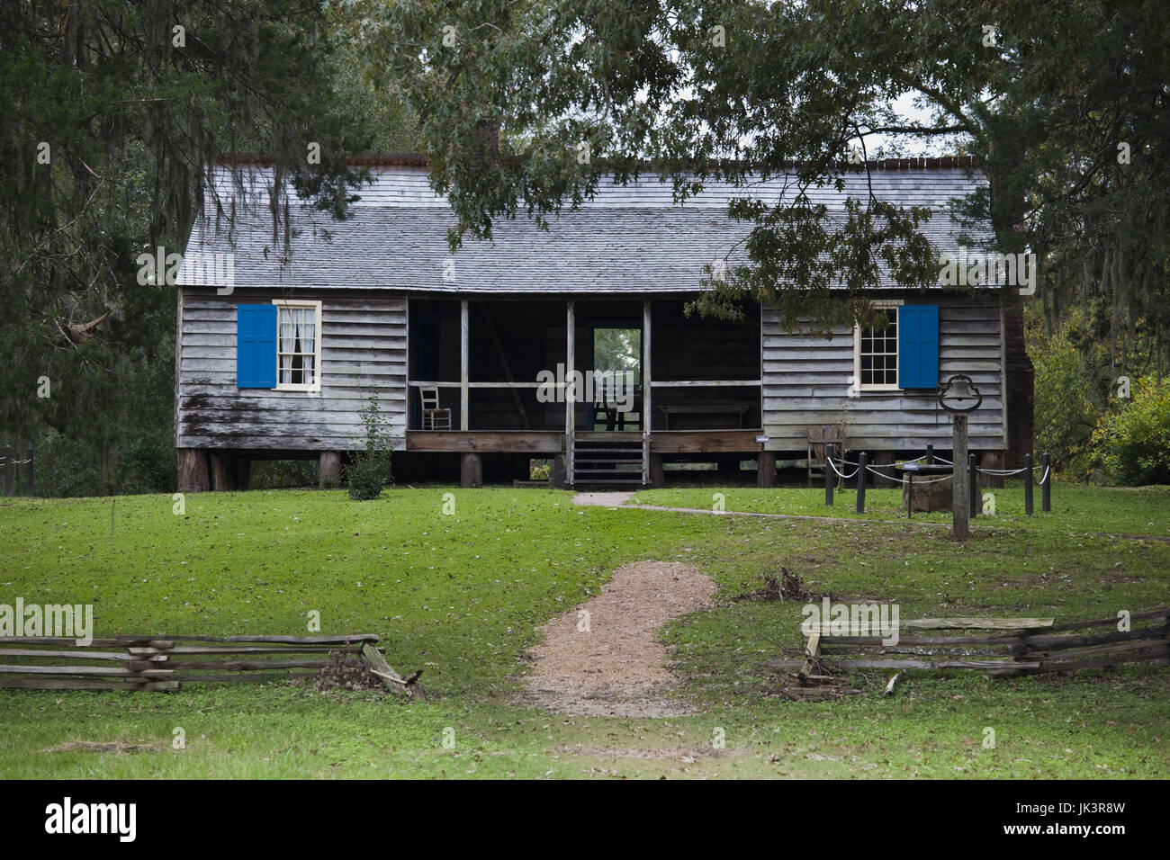 USA, Mississippi, Natchez, Natchez Trace Parkway, Mount Locust Inn and ...