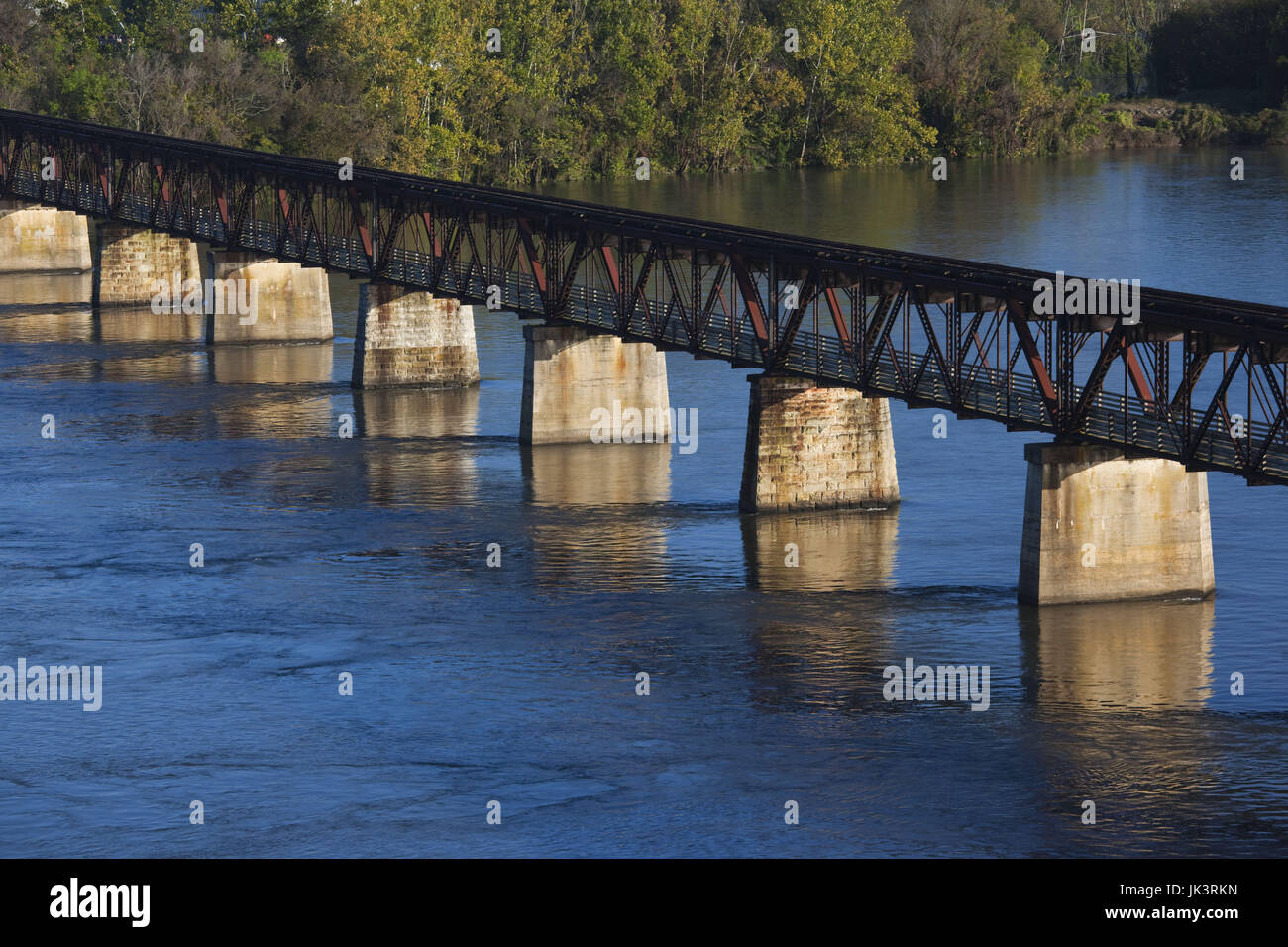 USA, Alabama, Muscle Shoals Area, Florence, town view and railroad