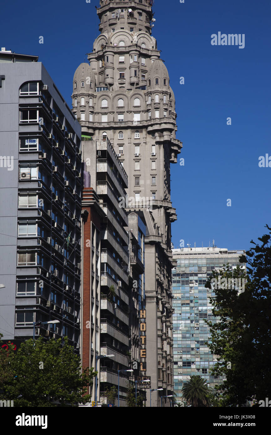 Uruguay, Montevideo, Avenida 18 de Julio avenue and Palacio Salvo building Stock Photo