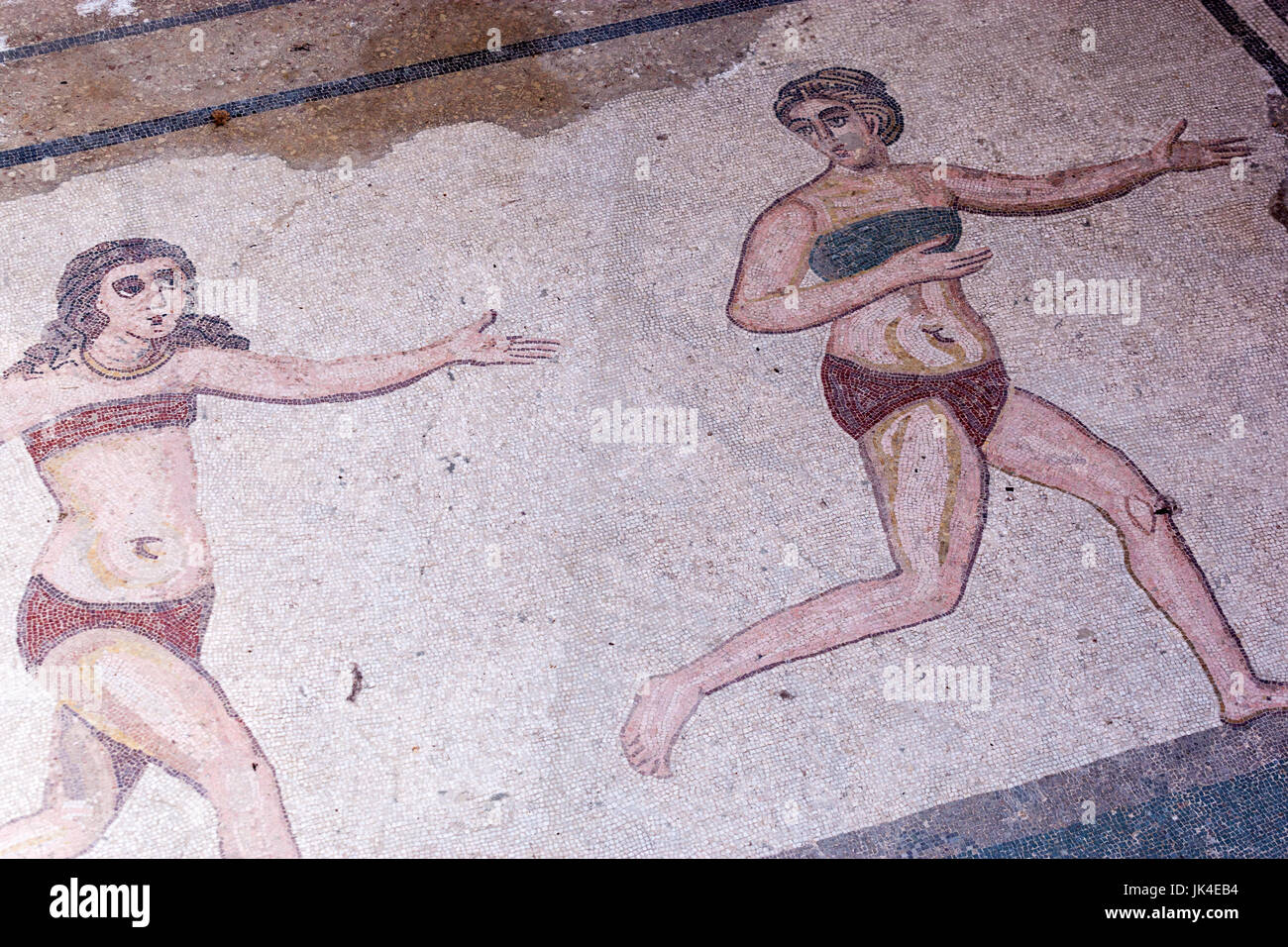 Gevoelig voor rechtdoor eetlust Bikini girls mosaic. Roman mosaics in the Roman villa or palace of Villa  Imperiale del Casale, Villa Romana del Casale, Sicily, Italy Stock Photo -  Alamy