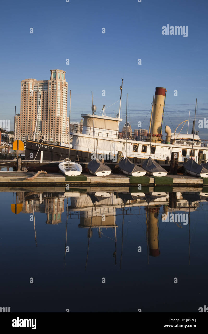 USA, Maryland, Baltimore, Baltimore Museum of Industry,old tugboat and marina Stock Photo
