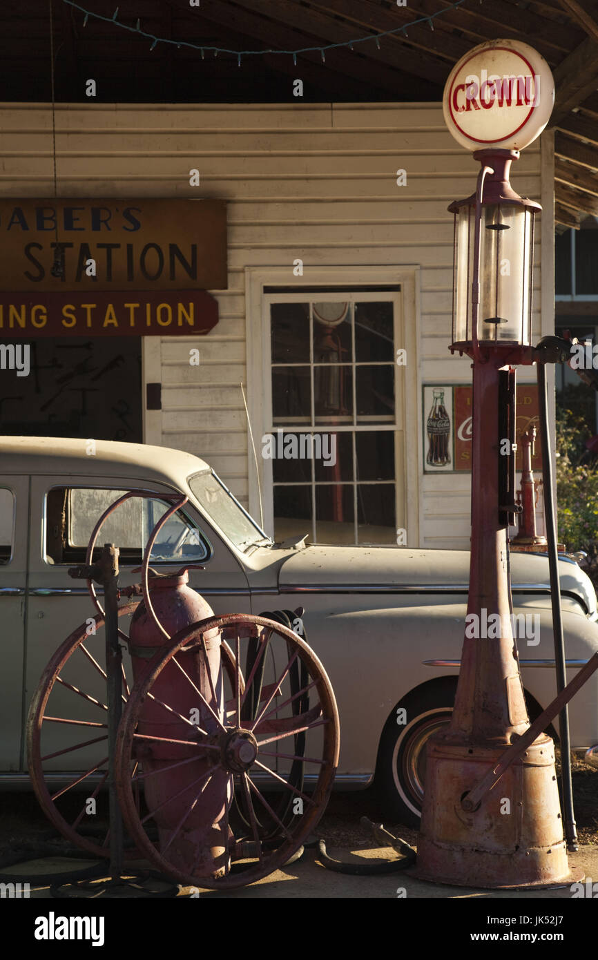 Old Gas Station High Resolution Stock Photography and Images Alamy