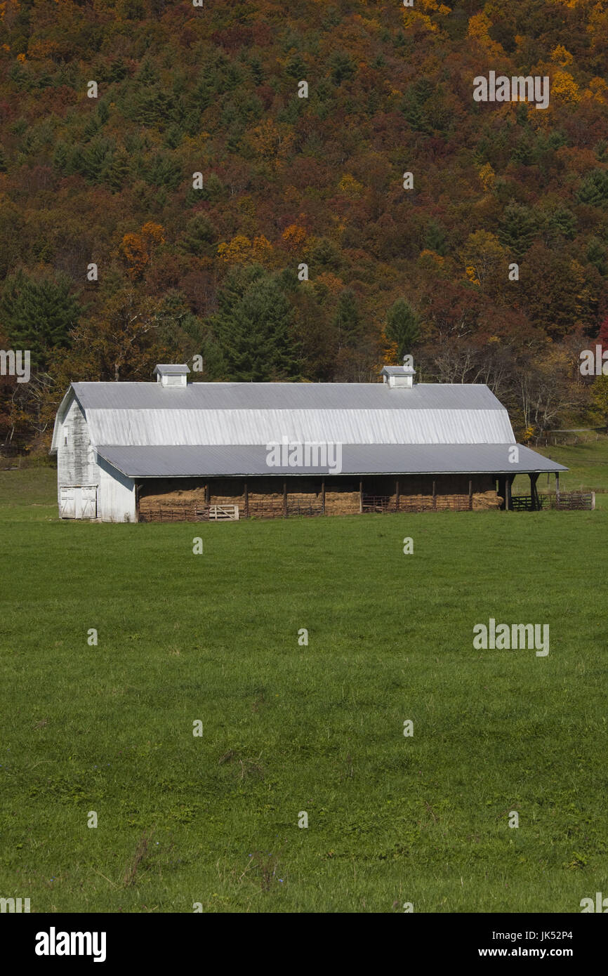 USA, West Virginia, Green Bank, farm barn, autumn Stock Photo Alamy