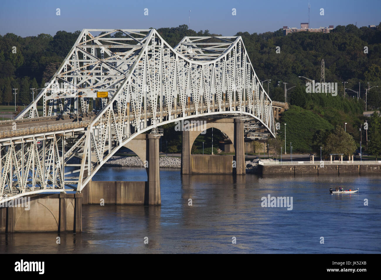 USA, Alabama, Muscle Shoals Area, Florence, O'Neil Bridge, Tennessee