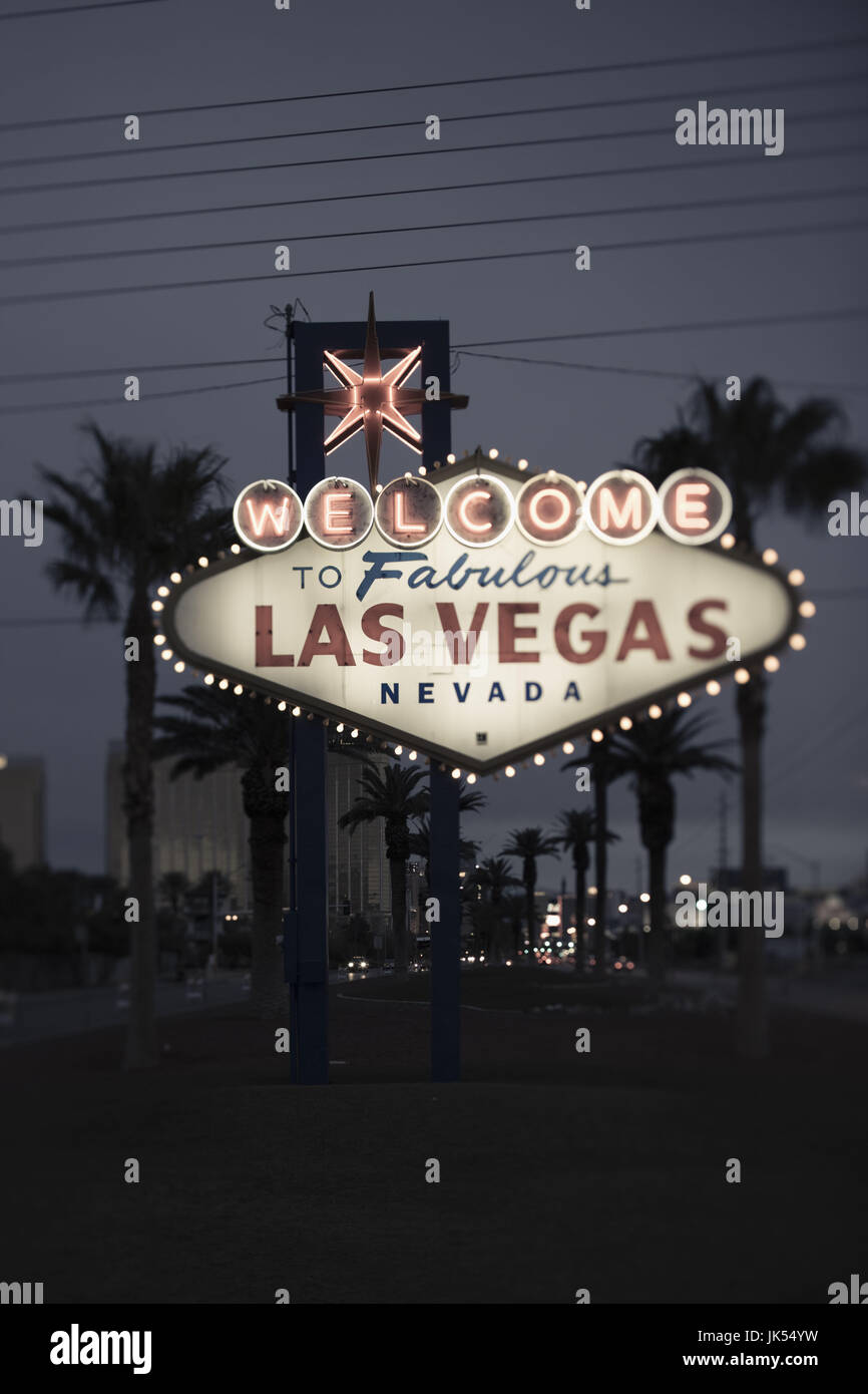 USA, Nevada, Las Vegas, Welcome to Fabulous Las Vegas Sign, defocussed Stock Photo