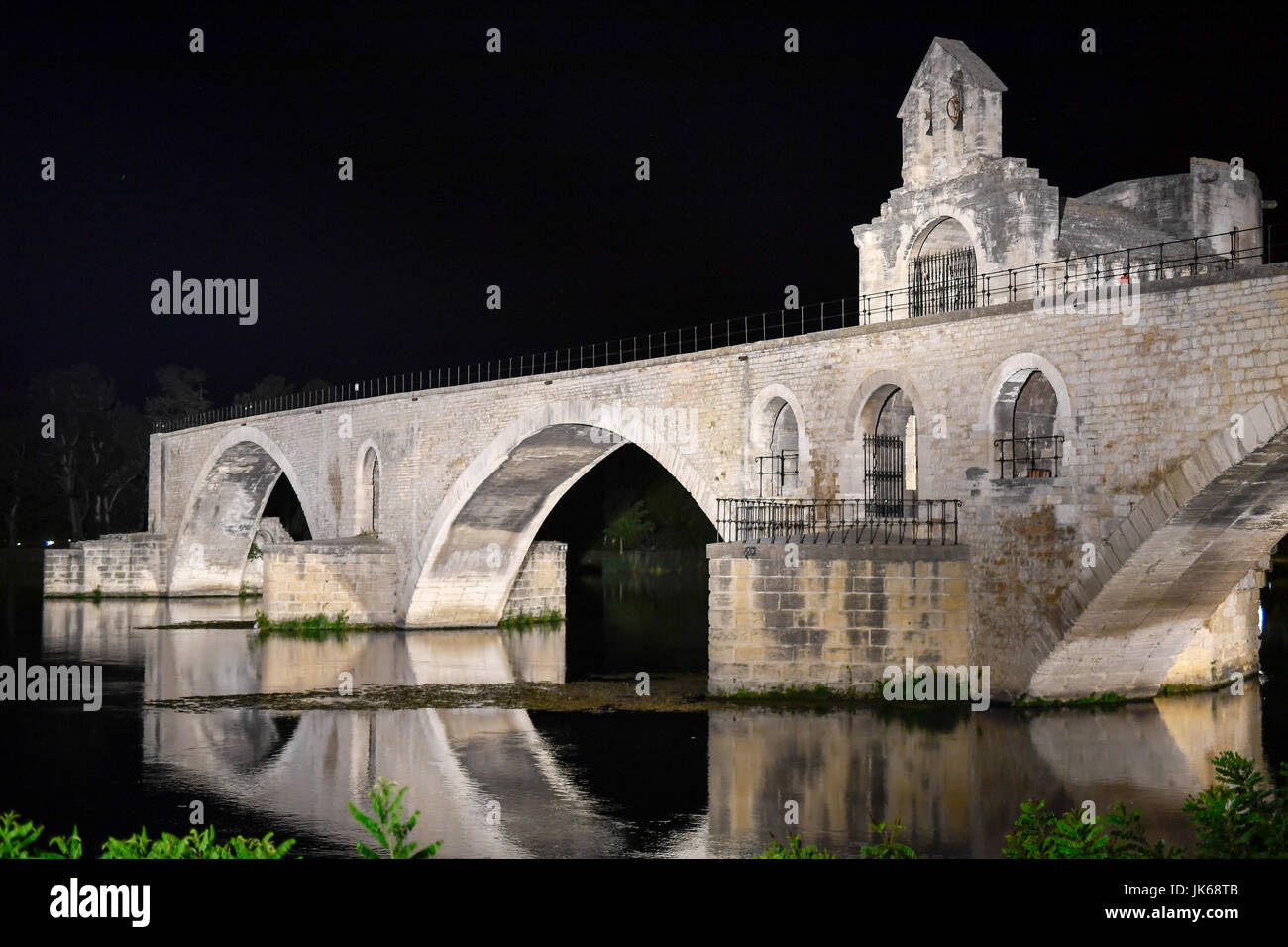 Avignon. 21st July, 2017. Photo taken on July 21, 2017 shows the Pont Saint Benezet in Avignon, France. Situated in the Vaucluse Department, Avignon is one of the most attracting tourist destinations in southern France. It is now famous for the annual Festival d'Avignon. Credit: Chen Yichen/Xinhua/Alamy Live News Stock Photo