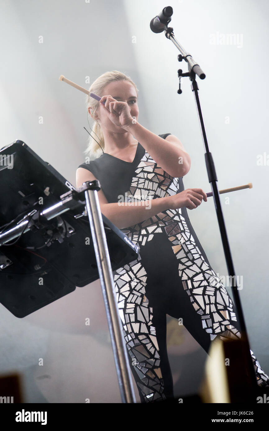 Electronic crossover hires stock photography and images Alamy