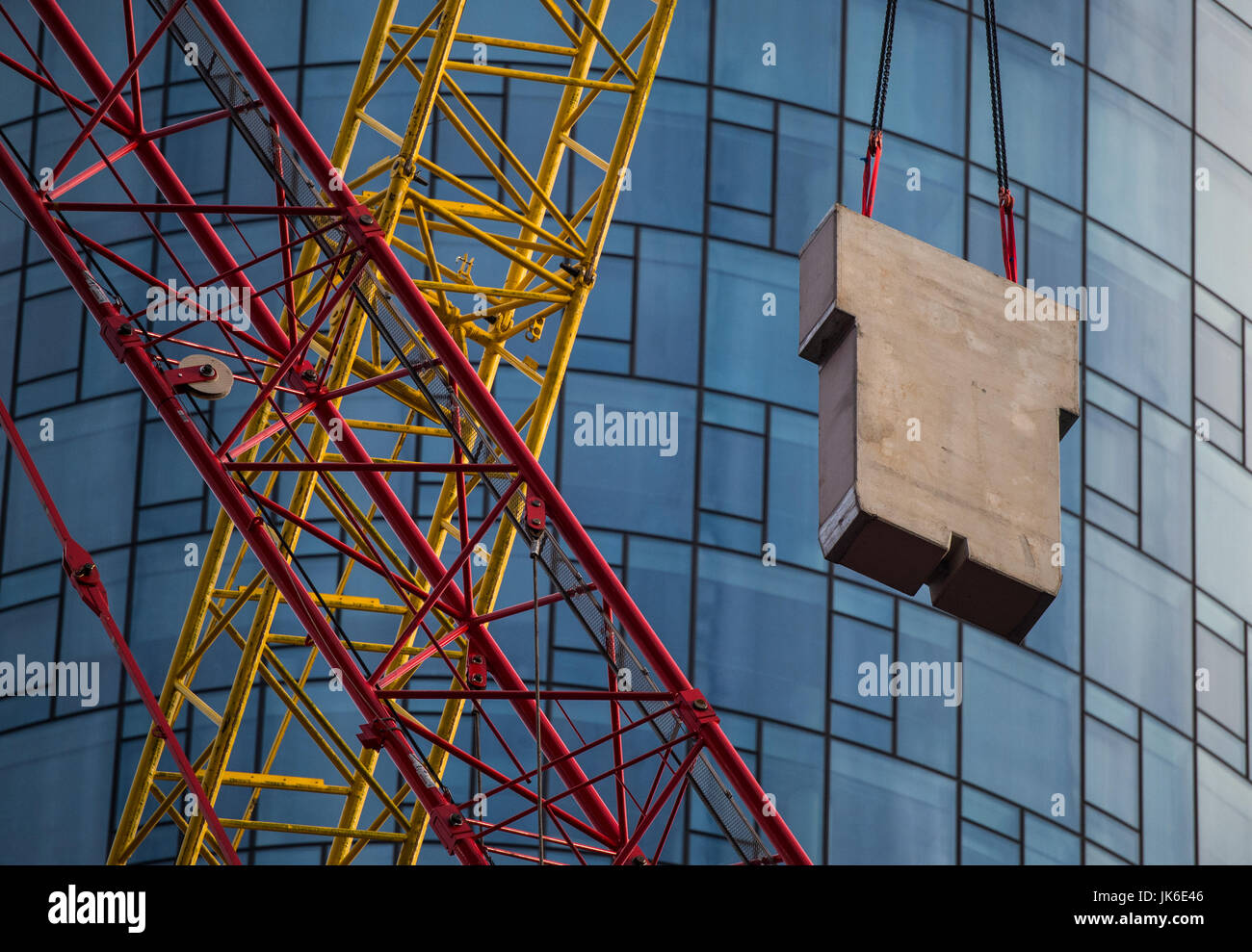 Crane falling over hires stock photography and images Alamy