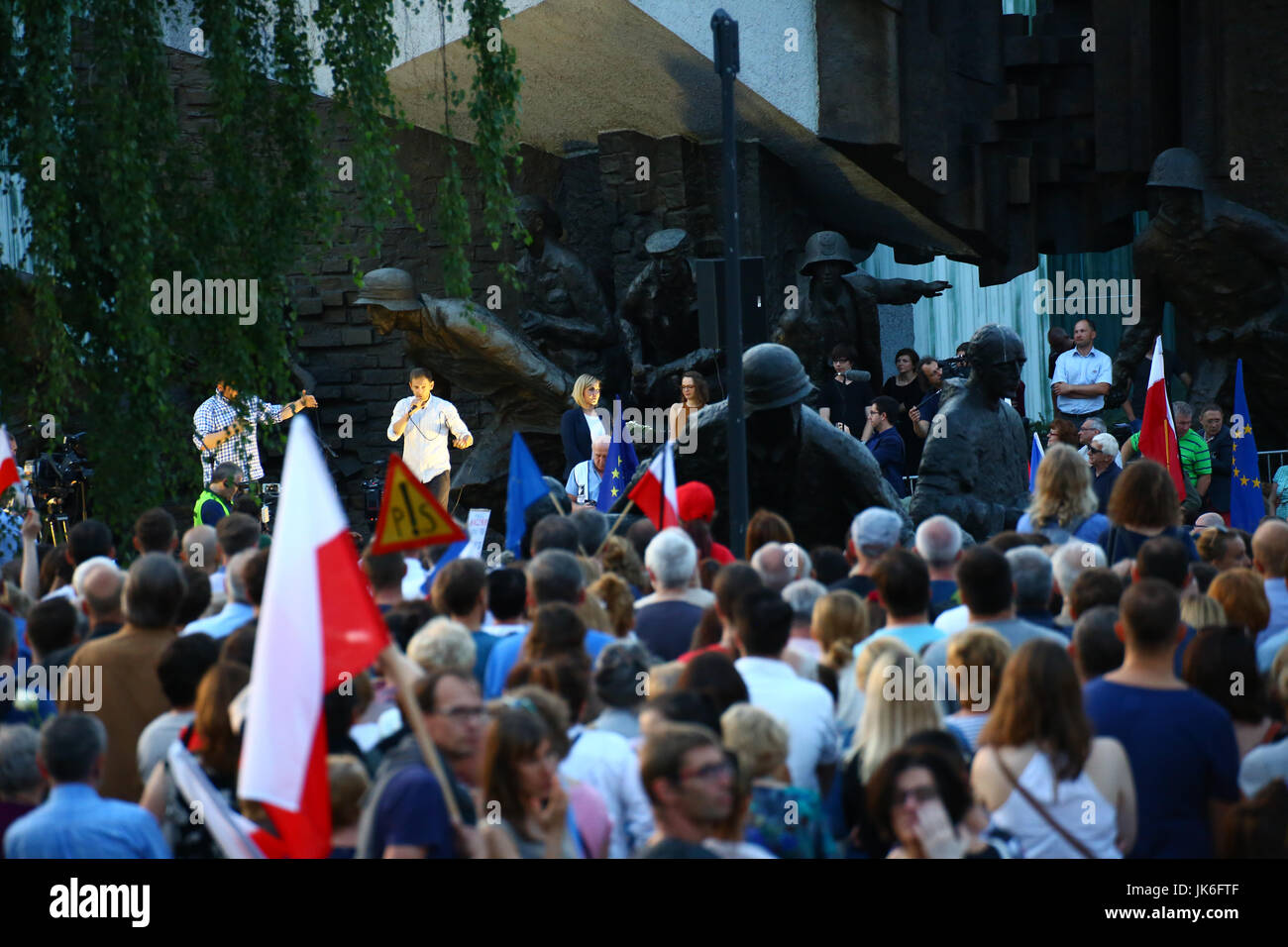 Poland, Warsaw, 22th July, 2017: Mass protest agaist justice reforms hold in front of highest court at Krasinskich Square. Protestors demand for Presidential veto against the new law and court order, lightning up masses of candles. ©Jake Ratz/Alamy Live News Stock Photo