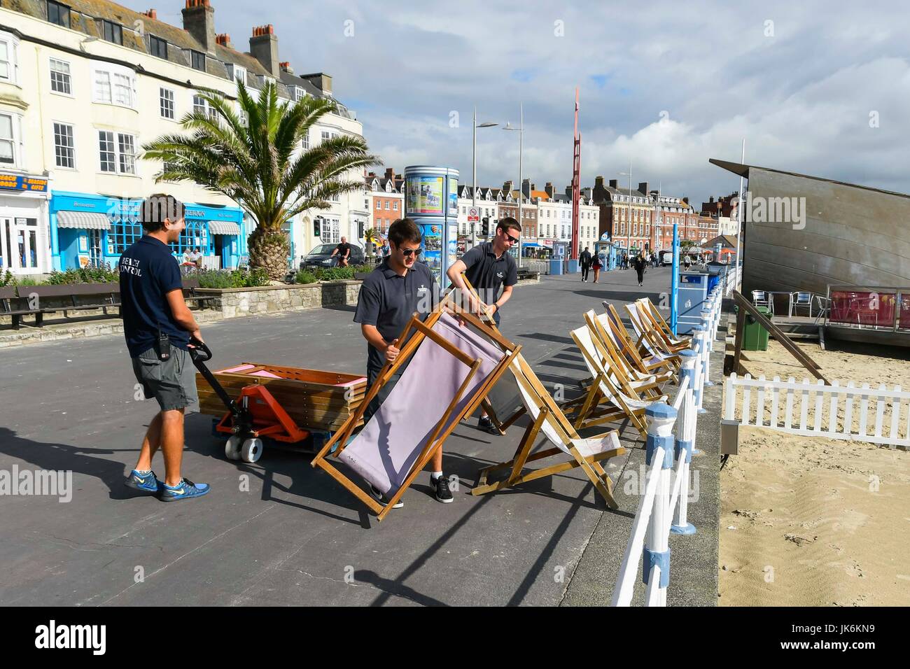 Deck chairs at weymouth beach hires stock photography and images Alamy