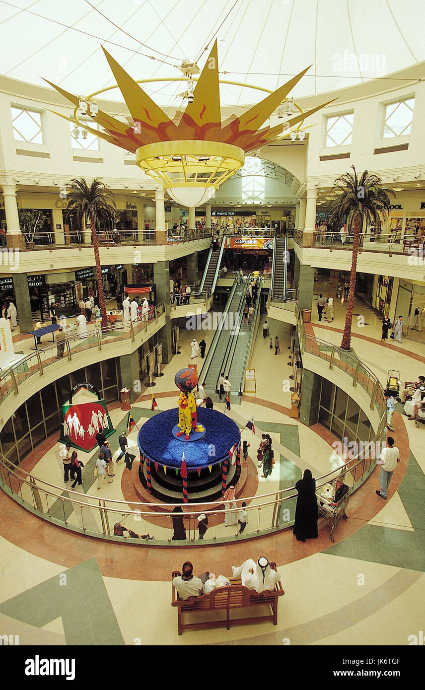 Vereinigte Arabische Emirate, Dubai, Deira City Centre Shopping Mall, Eingangsbereich VAE, UAE, Einkaufszentrum, City Center, Kaufhaus, Eingang, Halle, Besucher, Kunden Stock Photo