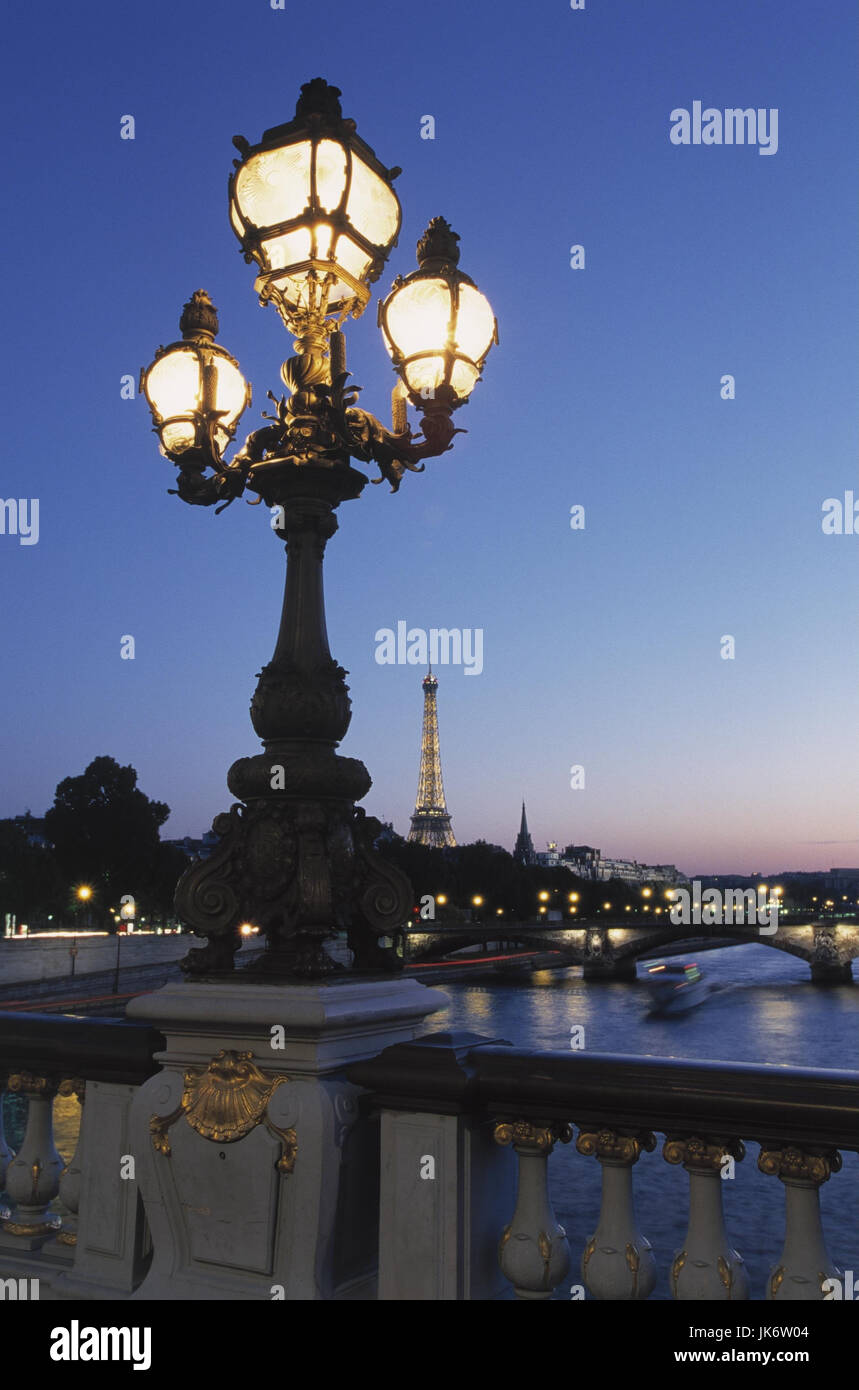 Eiffelturm hintergrund hi-res stock photography and images - Alamy