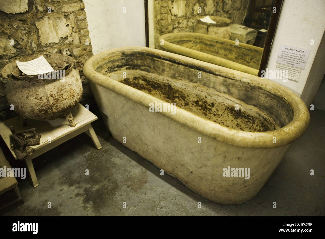 Badewanne High Resolution Stock Photography and Images - Alamy