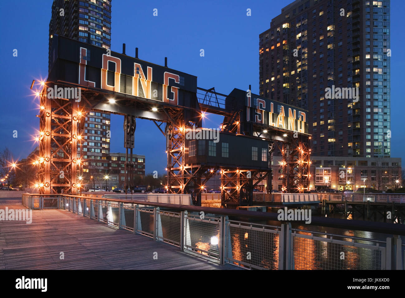 Usa New York City Queens Long Island City Fahrhafen Hochhauser Stock Photo Alamy