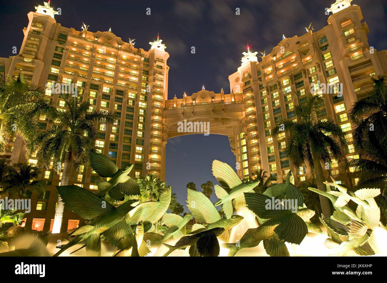 Bahamas, Nassau, Luxushotel, Casino, Gebäude, abends Stock Photo Alamy