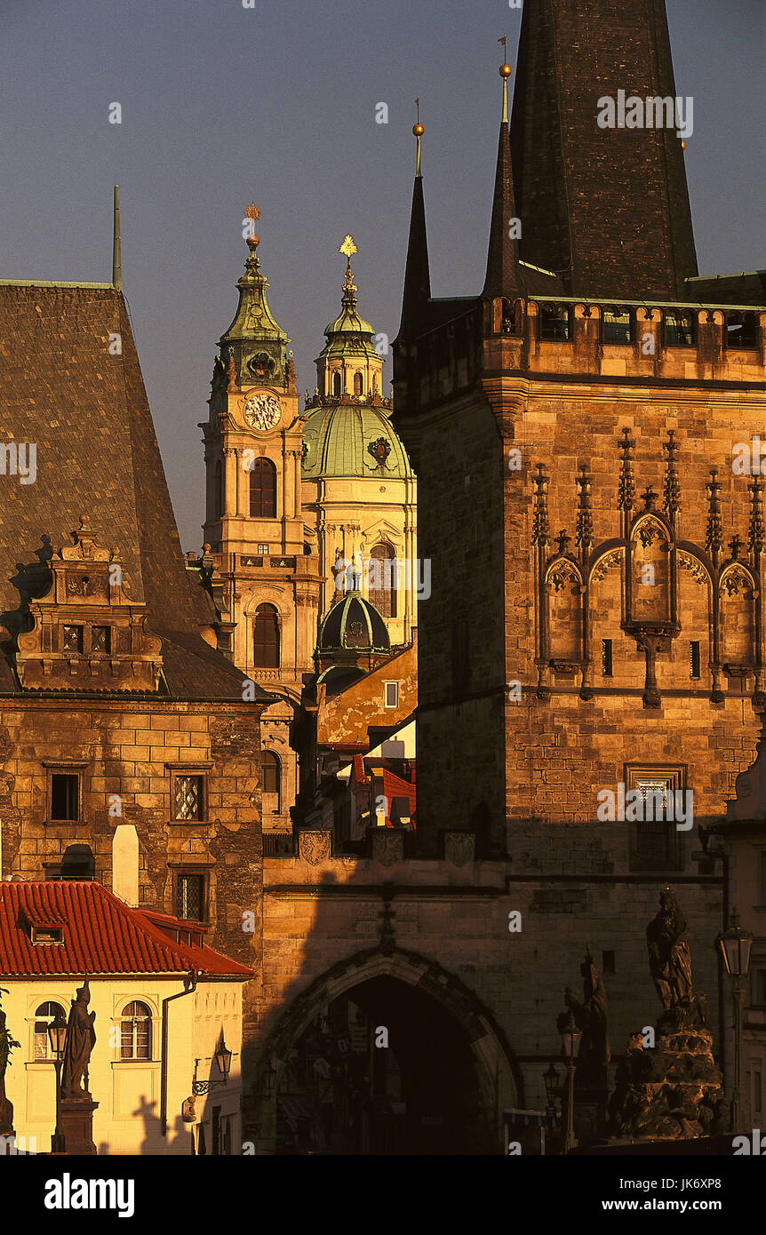 Tschechische Republik, Mittelböhmen, Praha, Karlsbrücke, St. Nicholas ...