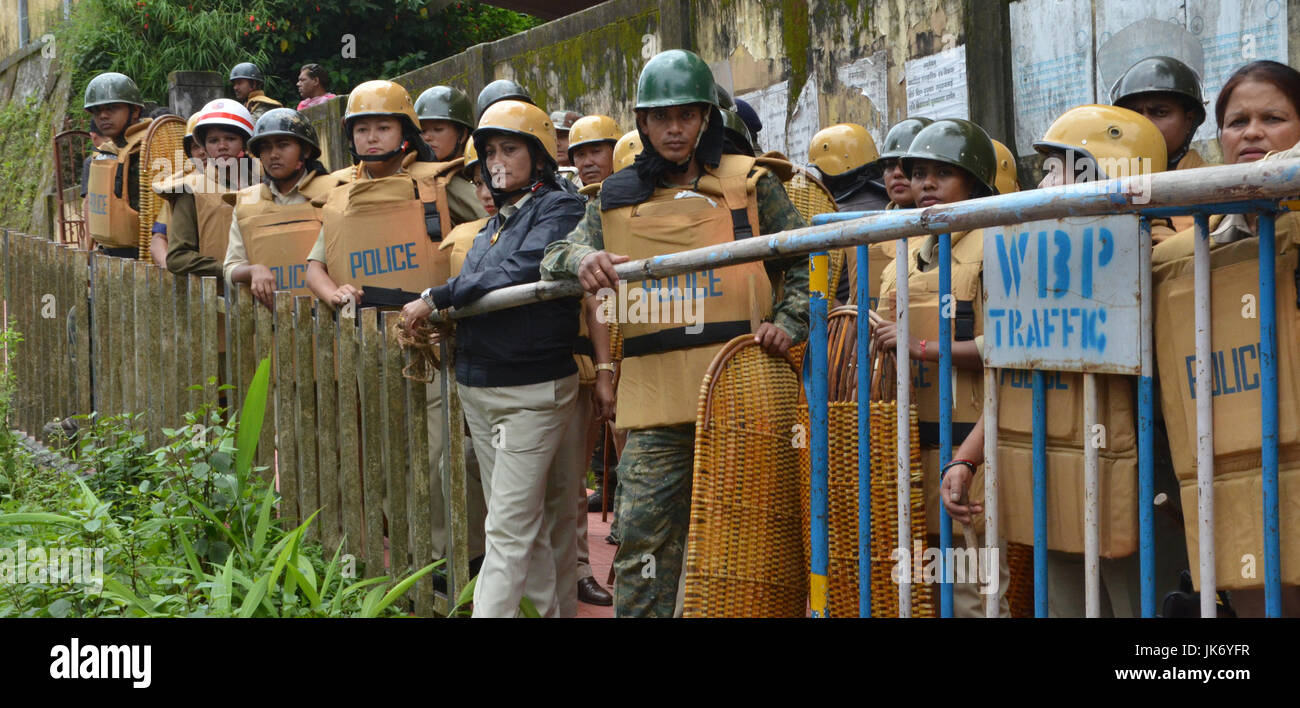 Kalimpong, India. 21st July, 2017. Unrest in Darjeeling - The total region of Darjeeling is on a standstill, and under the strict surveillance of police since 35 days of Gorkha Land strike. Credit: Sandip Saha/Pacific Press/Alamy Live News Stock Photo