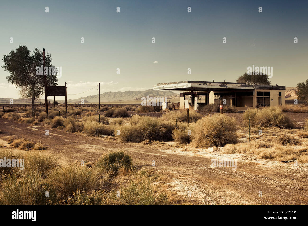 USA, Nevada, Great Basin, Beatty, abandoned gas station Stock Photo