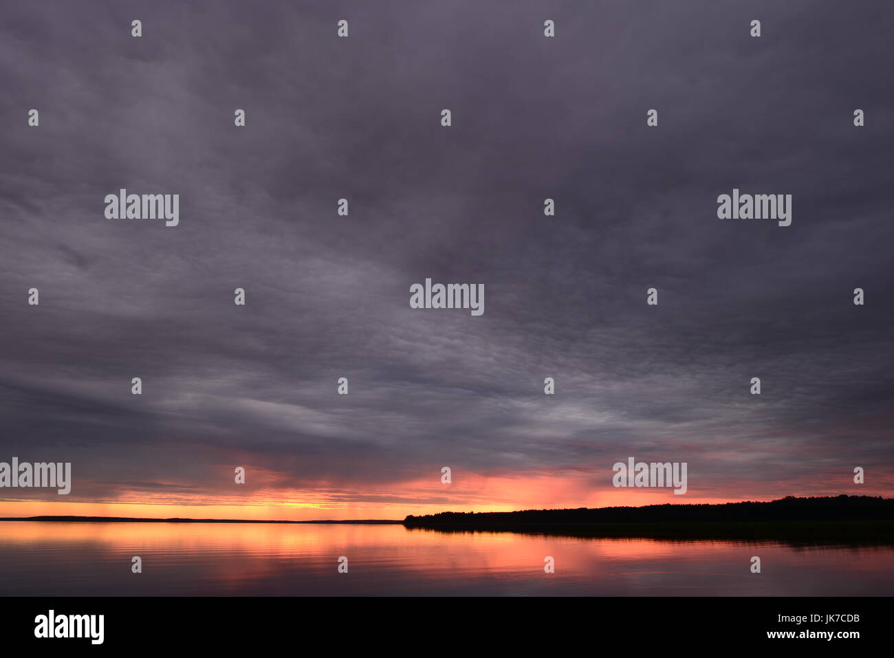 Deep dark blue sky sunset hi-res stock photography and images - Alamy