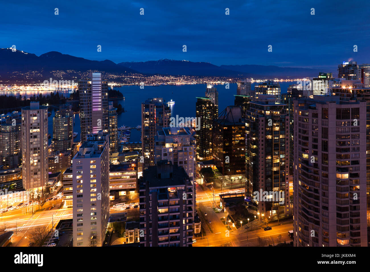 File:Robson Street at night, Vancouver, BC, Canada.JPG - Wikipedia