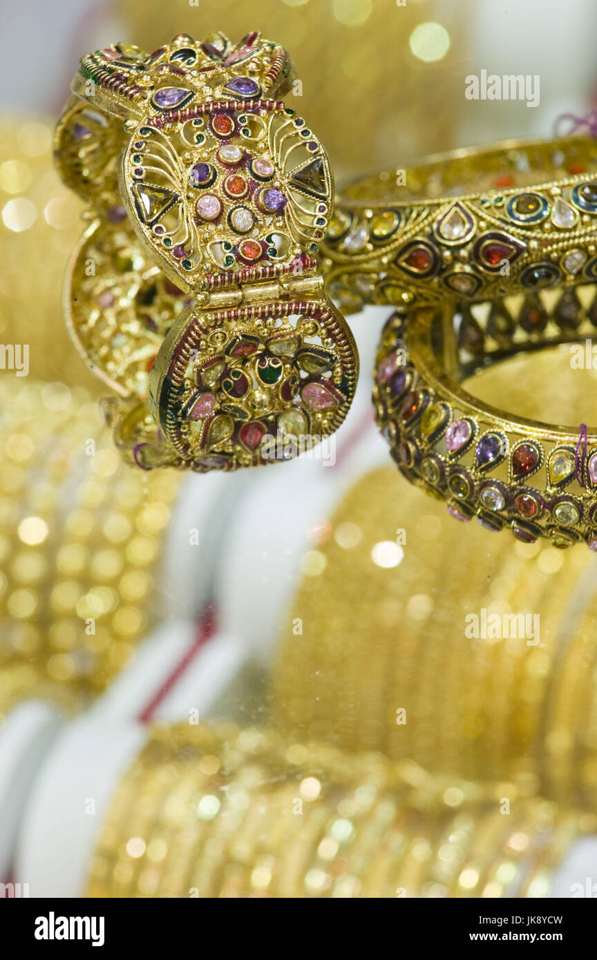 Bahrain, Manama, Gold City Shopping Center, Juwelier, Goldschmuck, arabisch, Detail, Unschärfe, Stock Photo