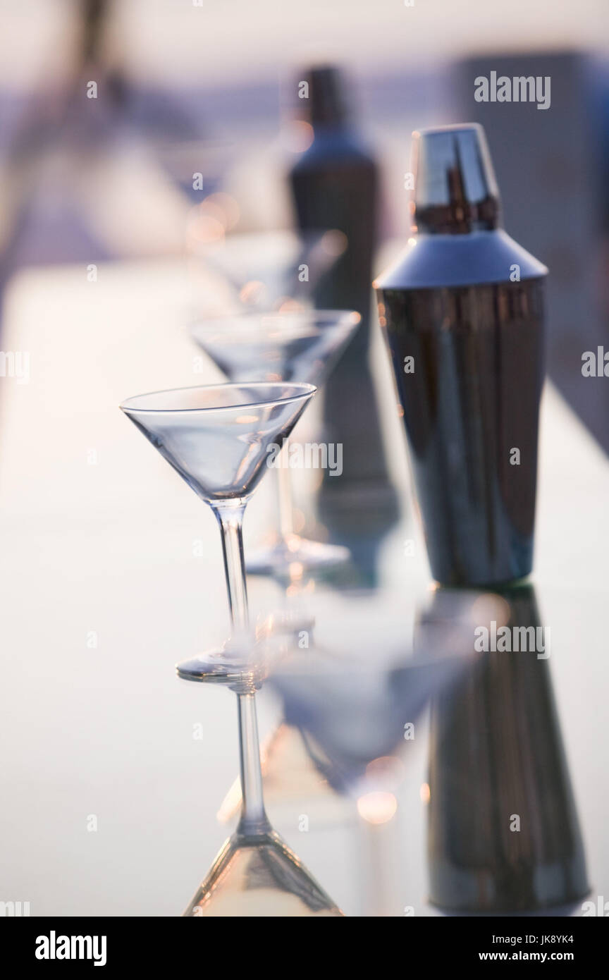 Cocktailbar, Theke, Shaker, Gläser, Abendlicht, Unschärfe, Stock Photo