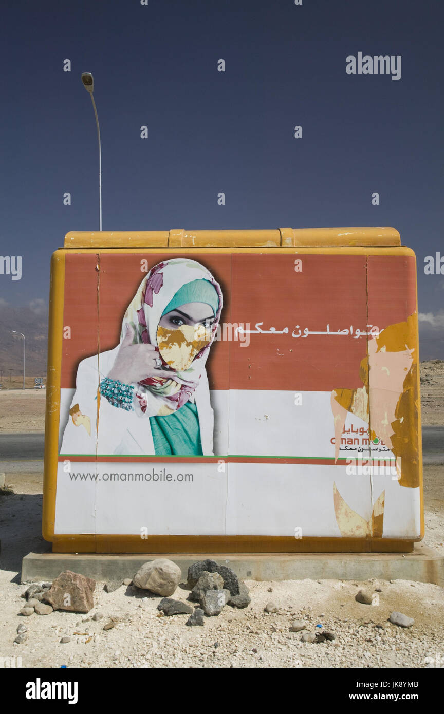 Oman, Dhofar Region, Mirbat, Bushäuschen, Werbung, Telefongesellschaft, Stock Photo