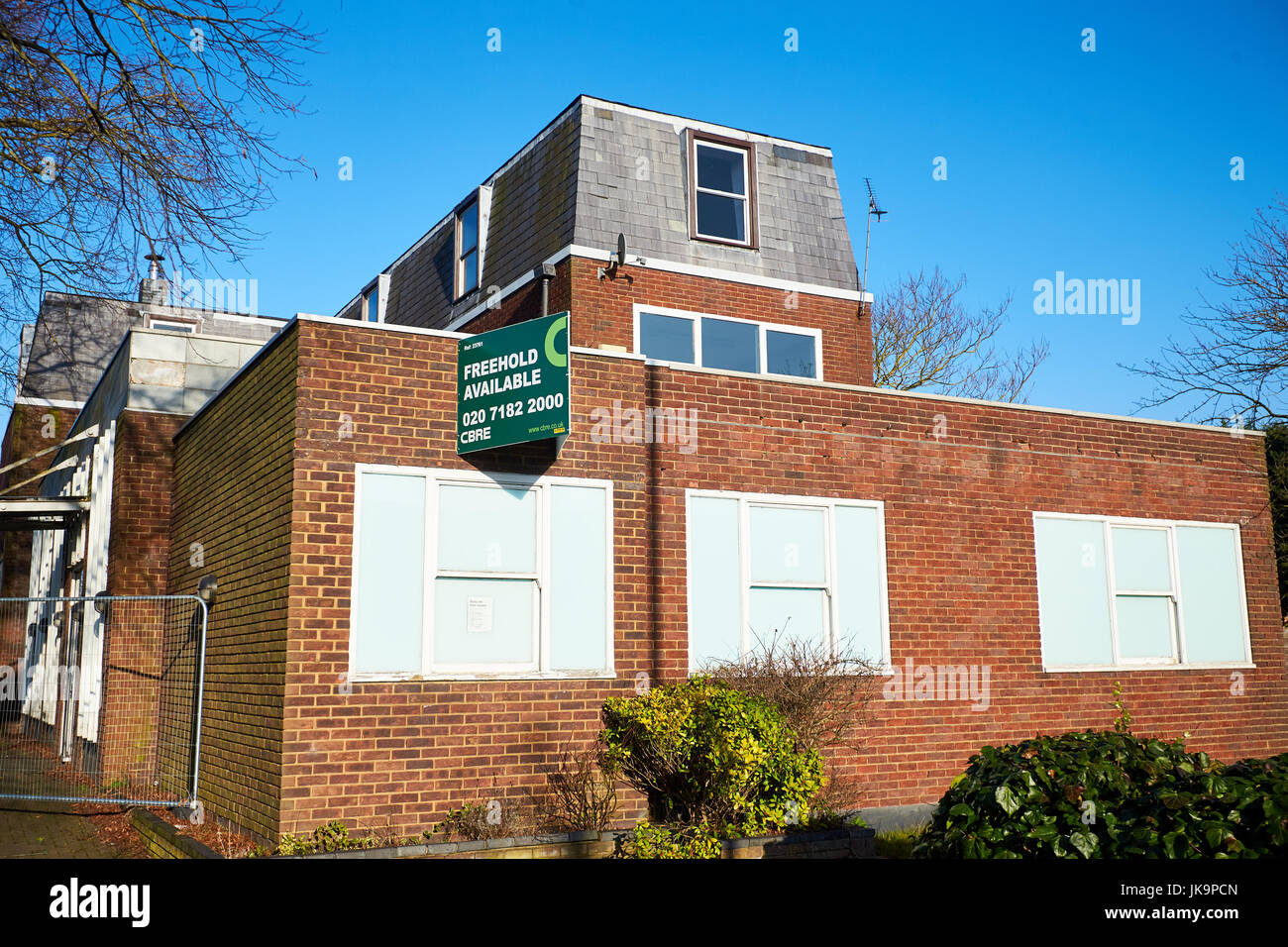 Brick building advertised as freehold available in Aylesbury Stock Photo Alamy