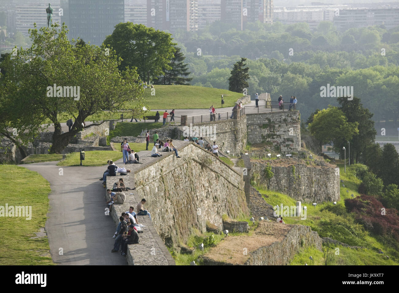 Serbien, Belgrad, Festung Kalemegdan, Festungsmauer, Touristen, Stock Photo