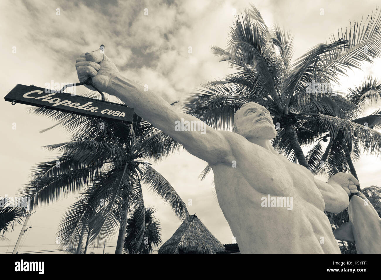 Cuba, Matanzas Province, Varadero, Marlin Marina Chapelin, statue of Ernest Hemingway, writer and sportsman Stock Photo