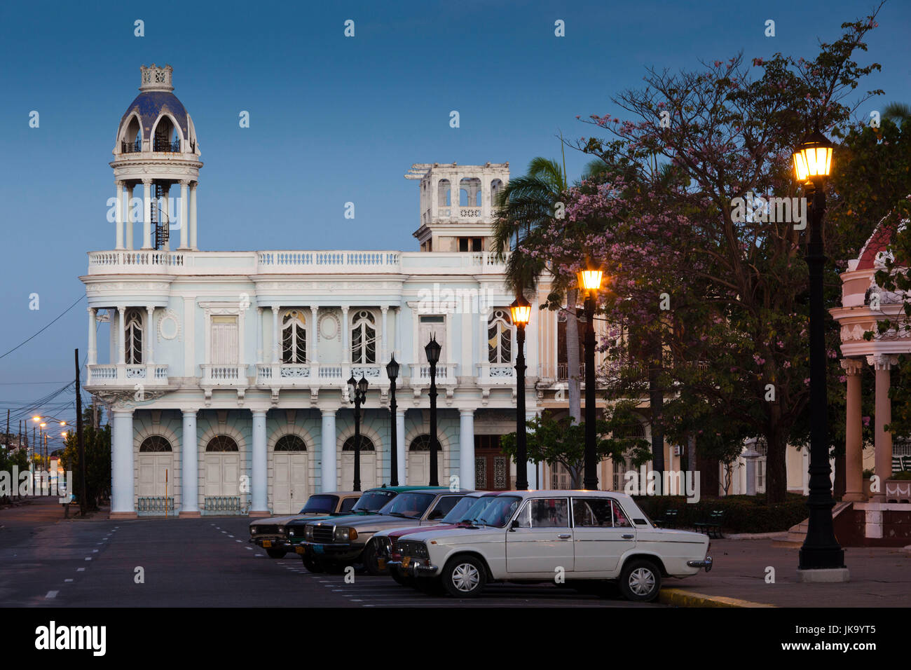 Cuba, Cienfuegos Province, Cienfuegos, Casa da la Cultura Benjamin Duarte, dawn Stock Photo