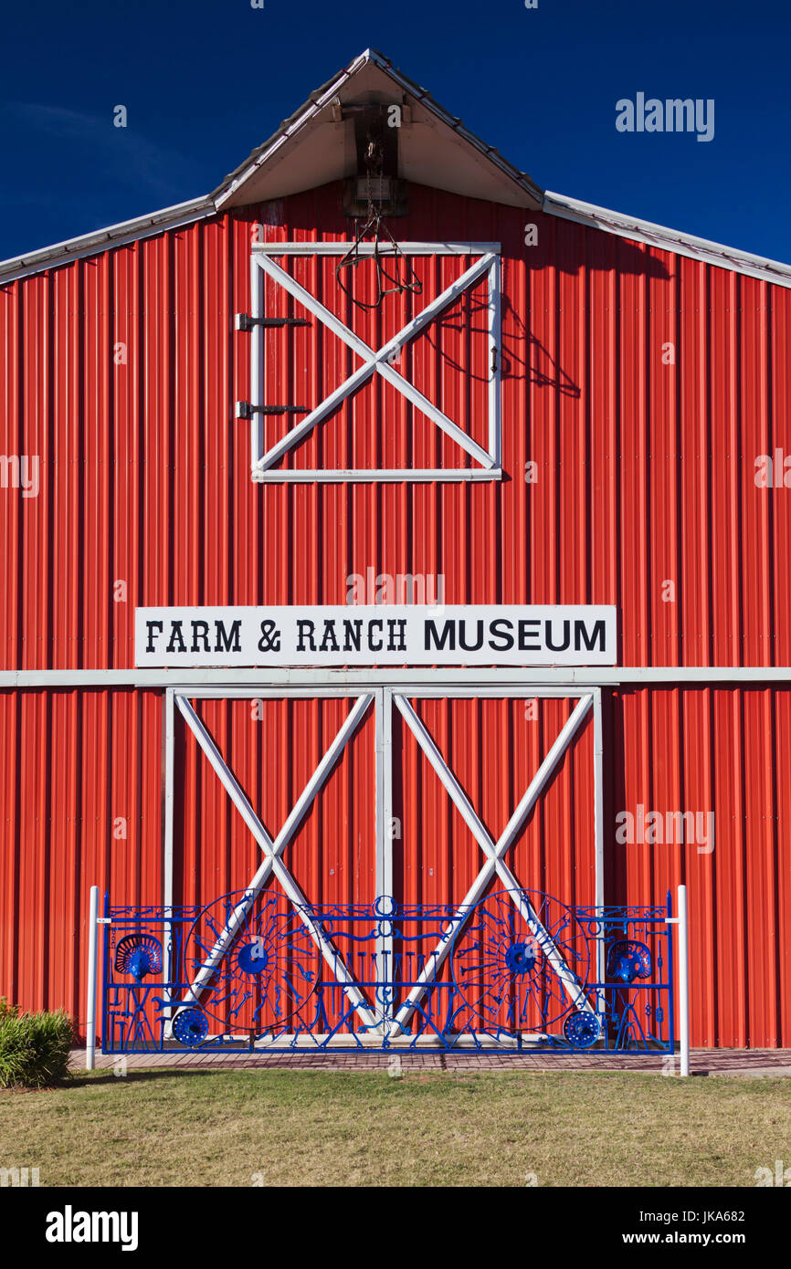 USA, Oklahoma, Elk City, Farm and Ranch Museum, barn Stock Photo Alamy
