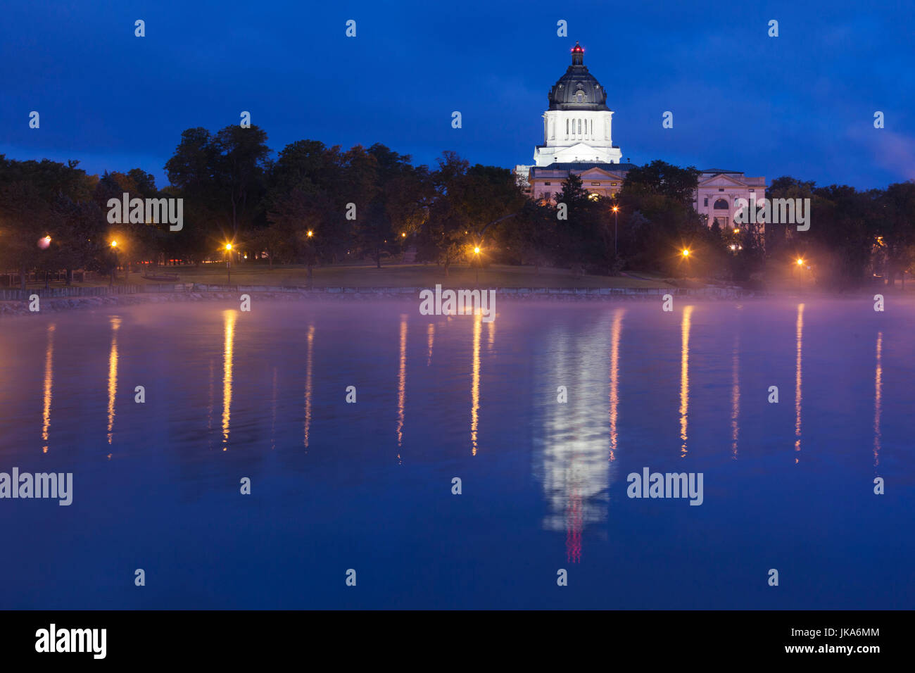 USA, South Dakota, Pierre, South Dakota State Capitol, exterior, dawn
