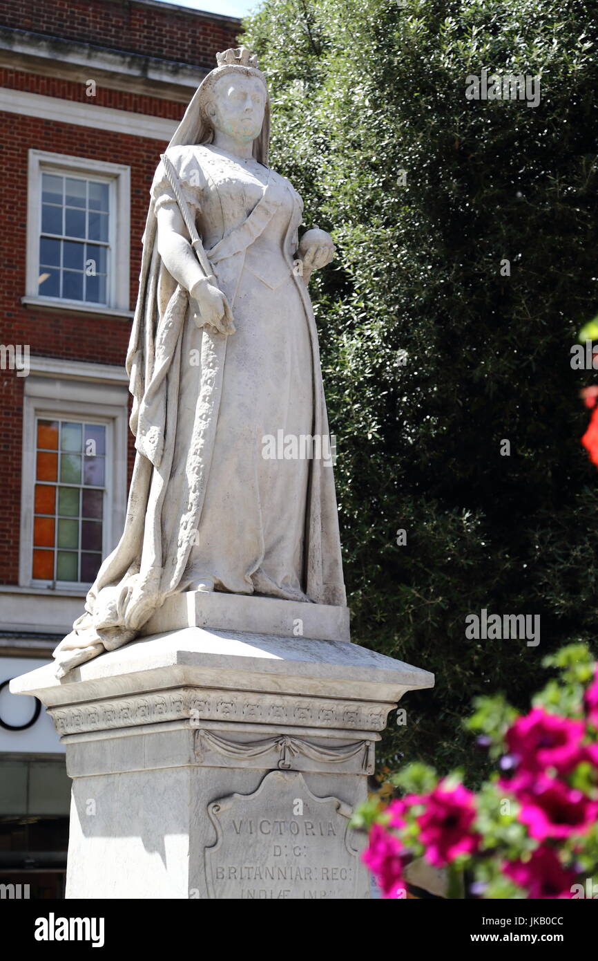Queen Victoria's Statue in Town Hall Place in Reading, UK Stock Photo