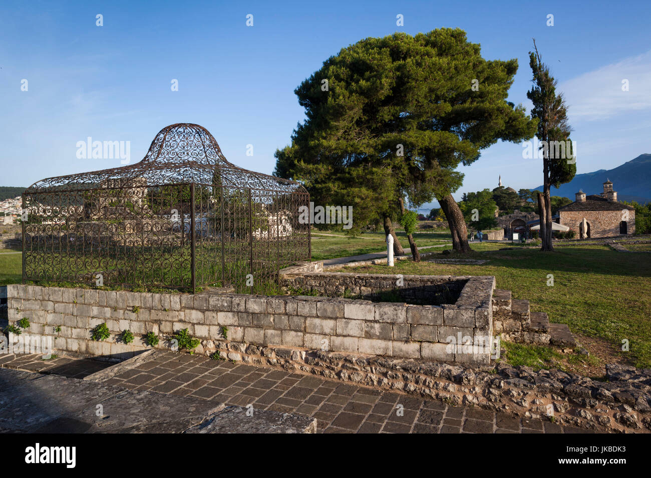 Greece, Epirus Region, Ioannina, Its-Kale Inner Citadel, the Tomb of Ali Pasha and the citadel cafe Stock Photo