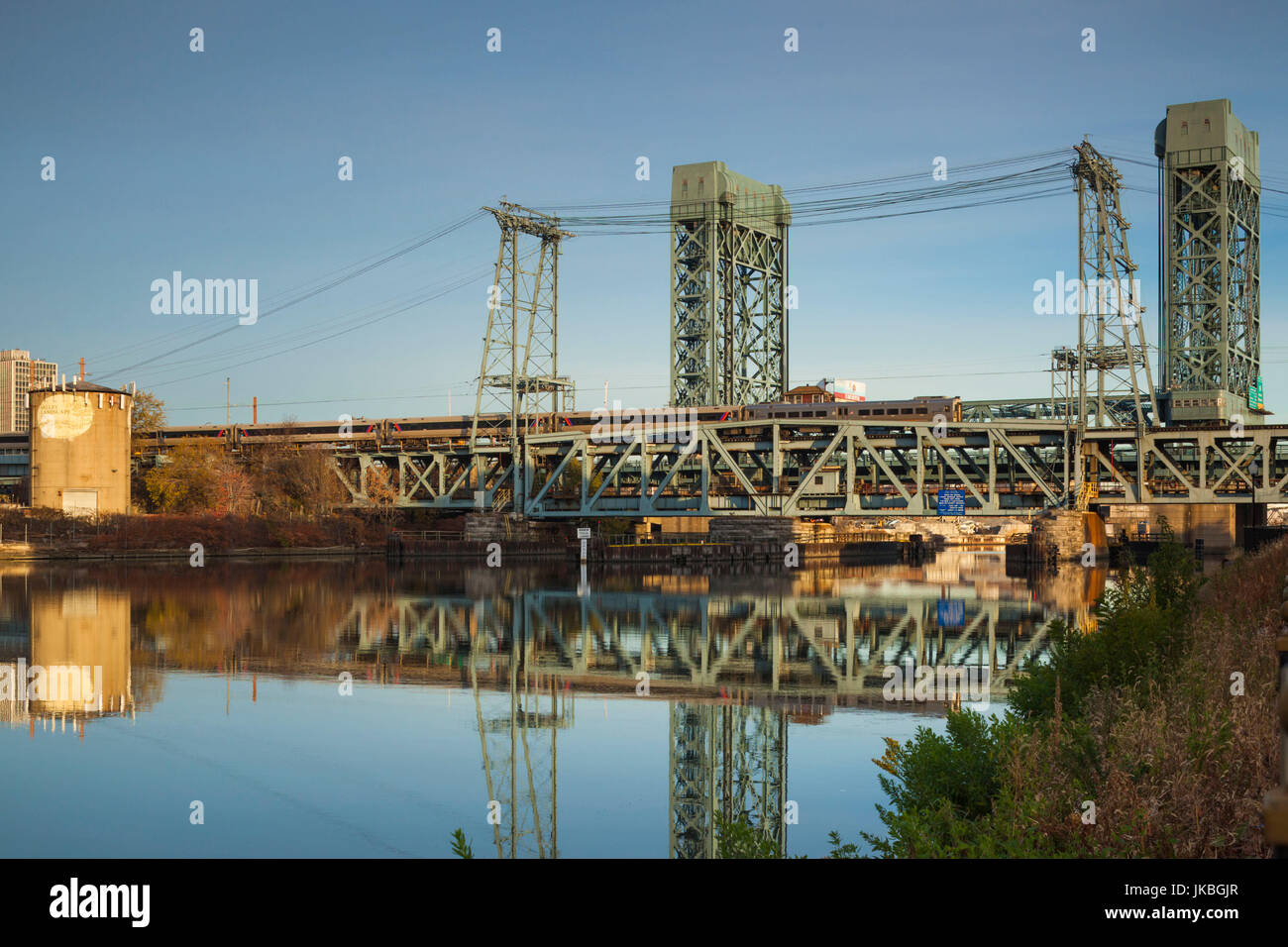 Newark bridge hi-res stock photography and images - Alamy