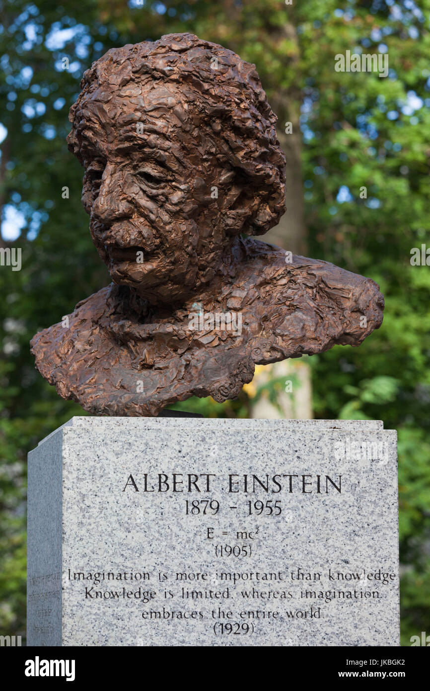 USA, New Jersey, Princeton, Albert Einstein statue Stock Photo