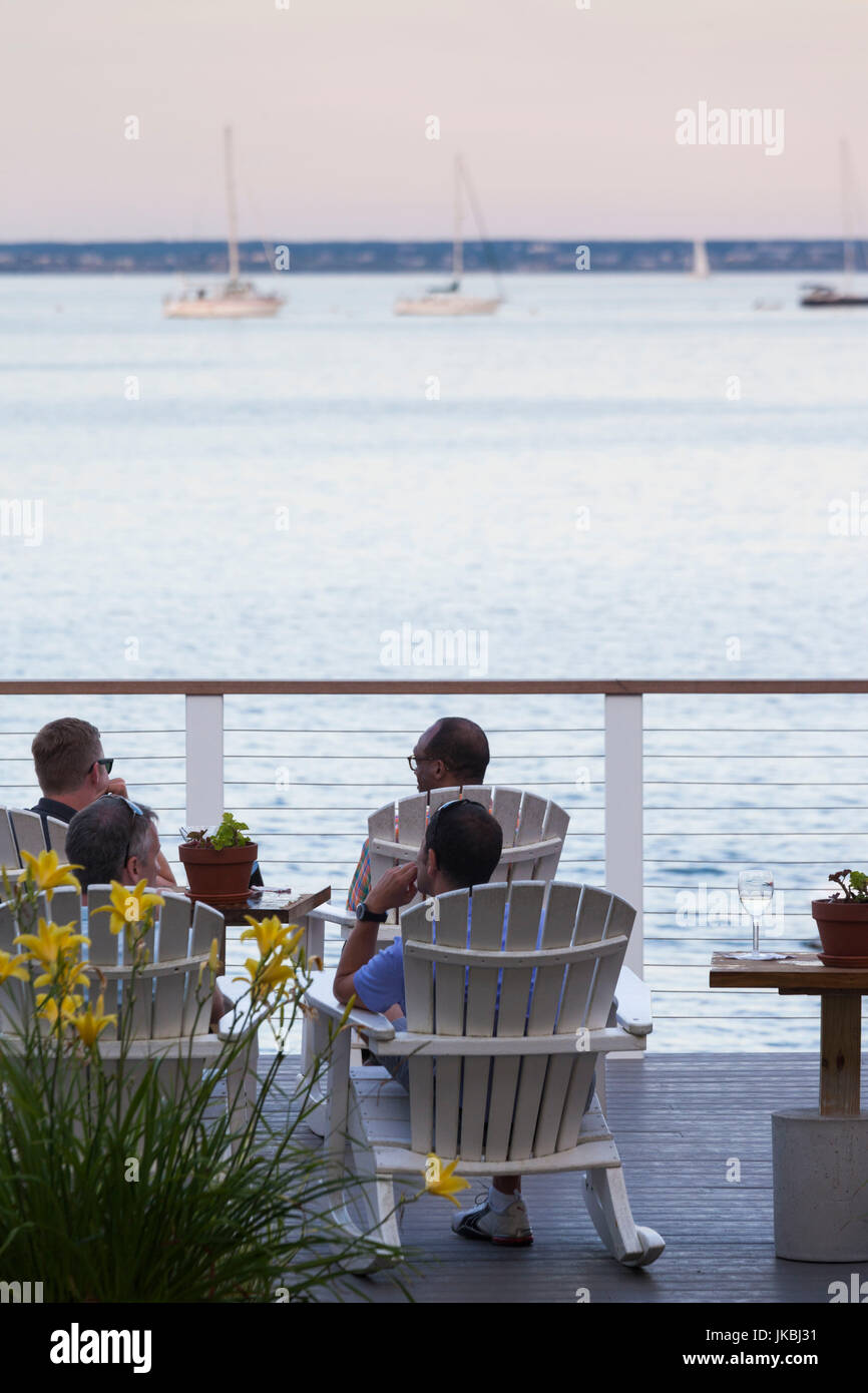 USA, Massachusetts, Cape Cod, Provincetown, The West End, Patrons on