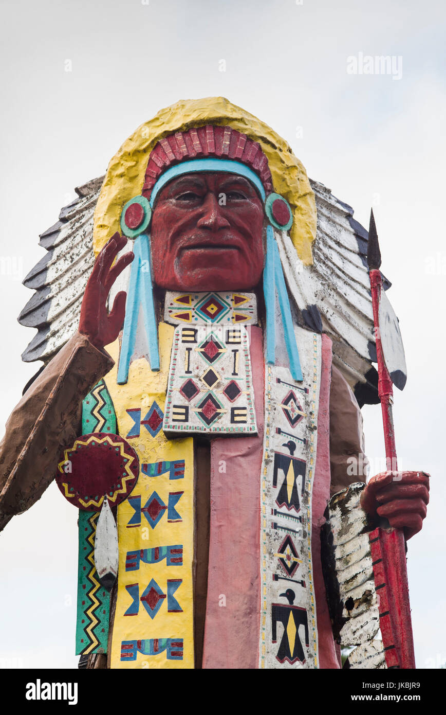 USA, Massachusetts, Shelburne Falls, Mowhawk Trail, Big Indian statue
