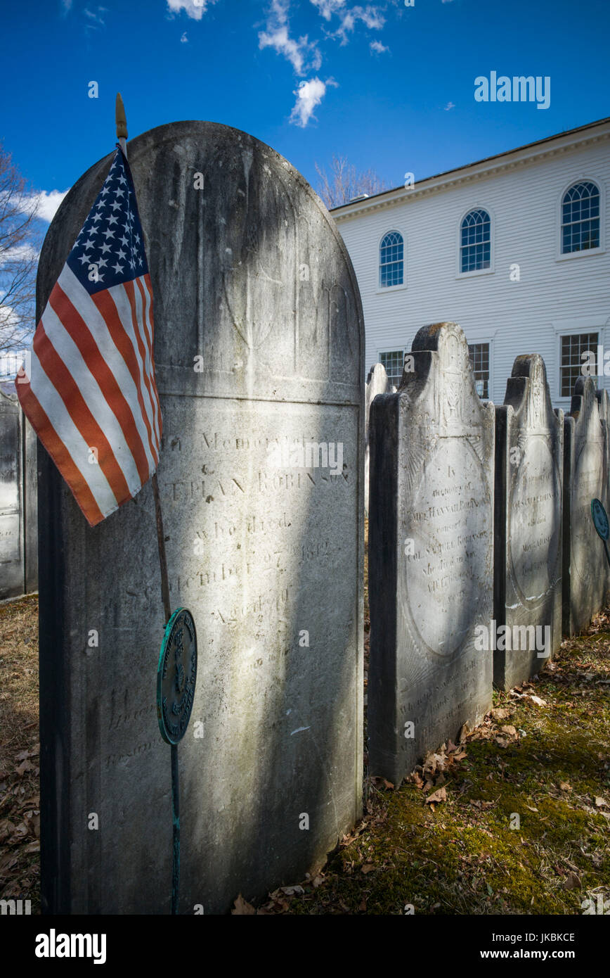 USA, Bennington, Old First Church Burying Ground, gravestones with US Flag Stock Photo