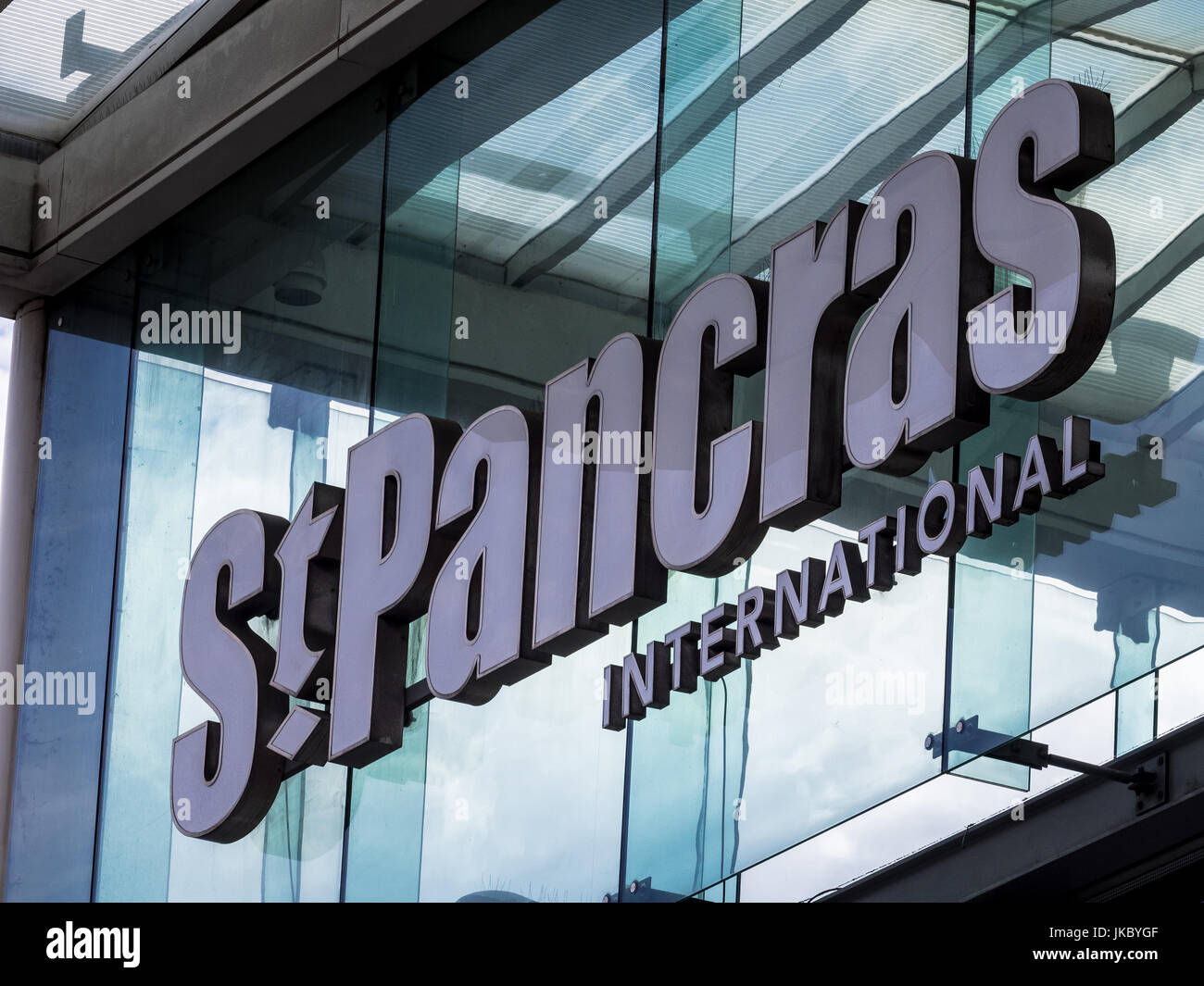 St Pancras International Train Station Sign in Central London UK - Terminus for the Eurostar trains to Paris, Brussels and beyond Stock Photo